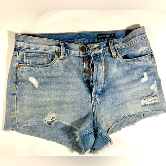 Blank NYC Button Fly Denim Shorts Distressed Light Wash Sz 30 Frayed 5 Pocket - Picture 1 of 7
